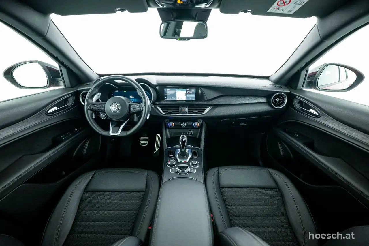 Alfa Romeo Stelvio 2023