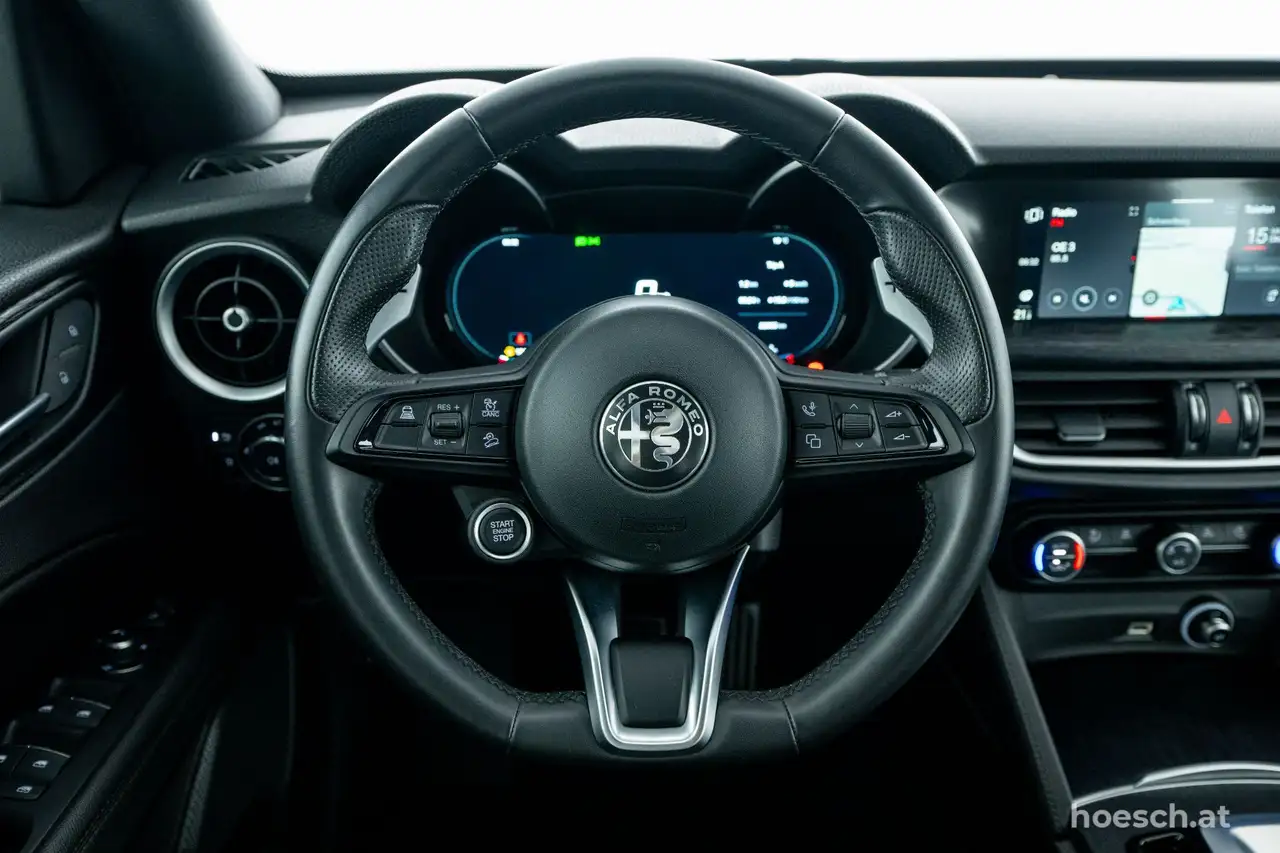 Alfa Romeo Stelvio 2023 — фото 6