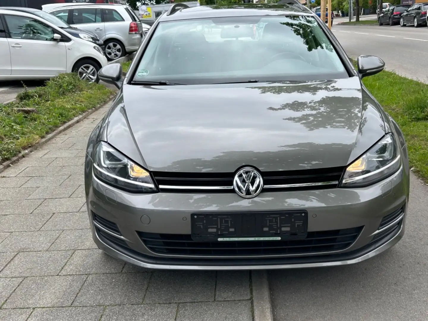 Volkswagen Golf VII Variant Comfortline Panorama Xenon PDC Gris - 2