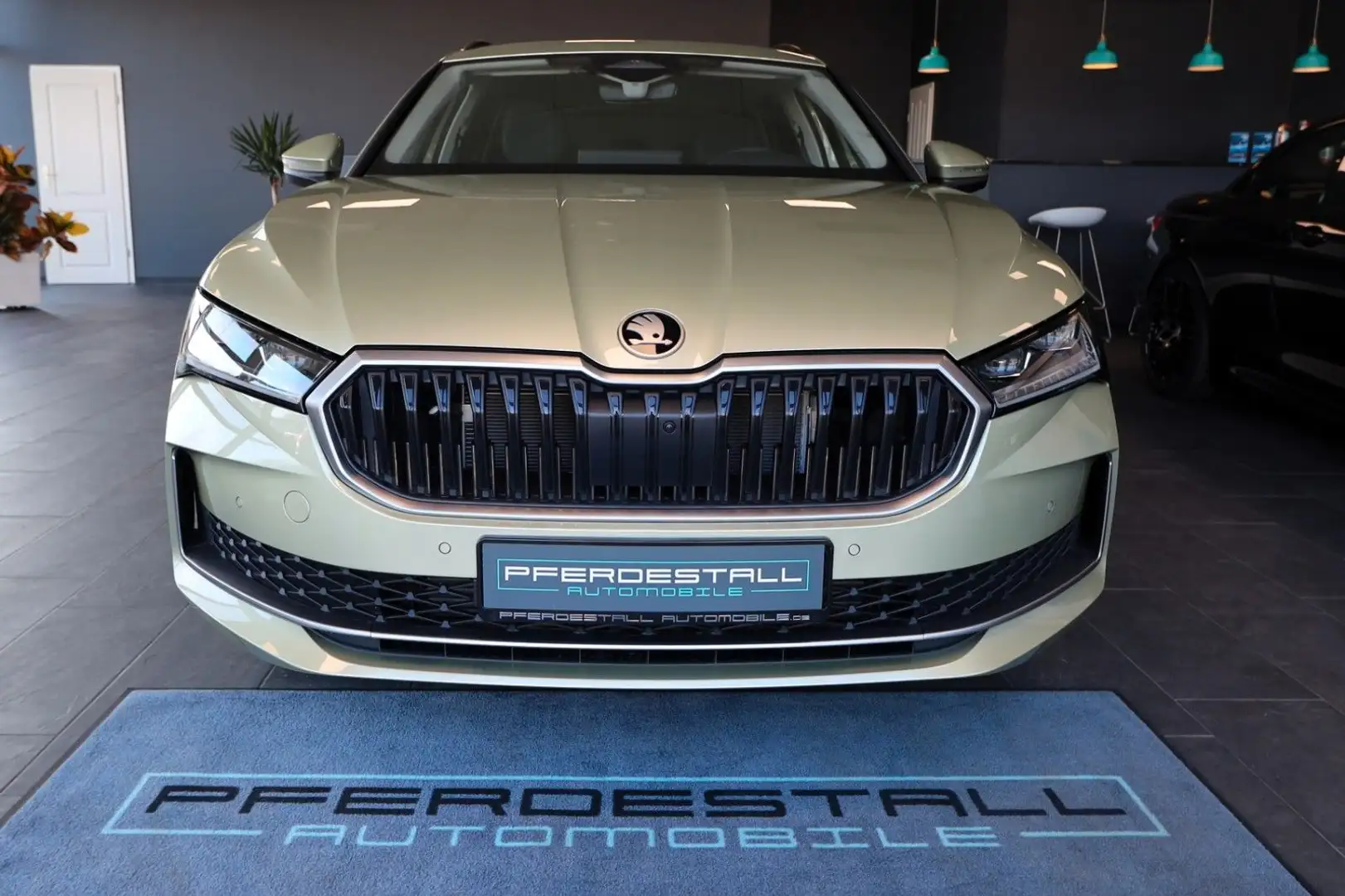 Skoda Superb Combi 2.0 TDI Selection MATRIX, 360°, ACC Gelb - 2