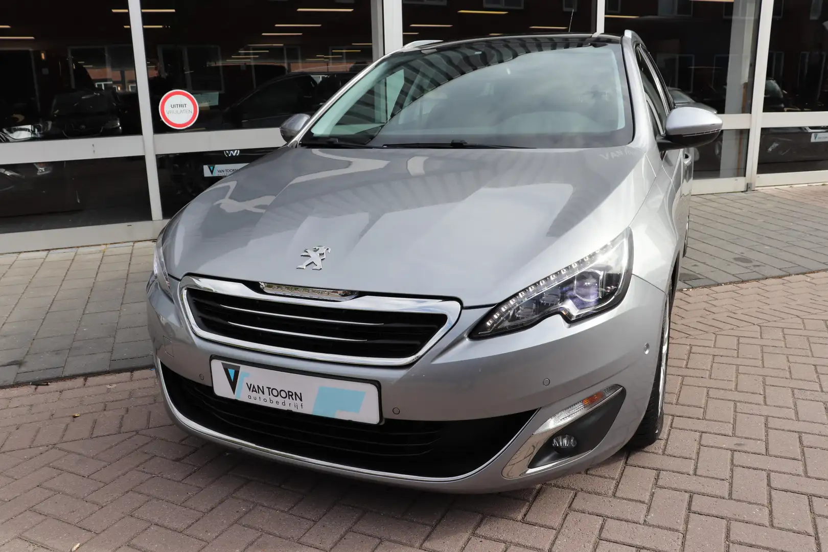Peugeot 308 SW 1.2 PureTech Allure Automaat. Panoramadak, trek Gris - 2
