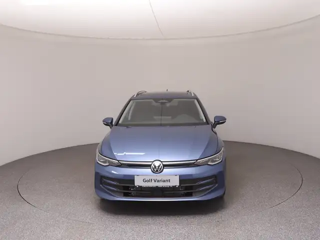 Volkswagen Golf view 3