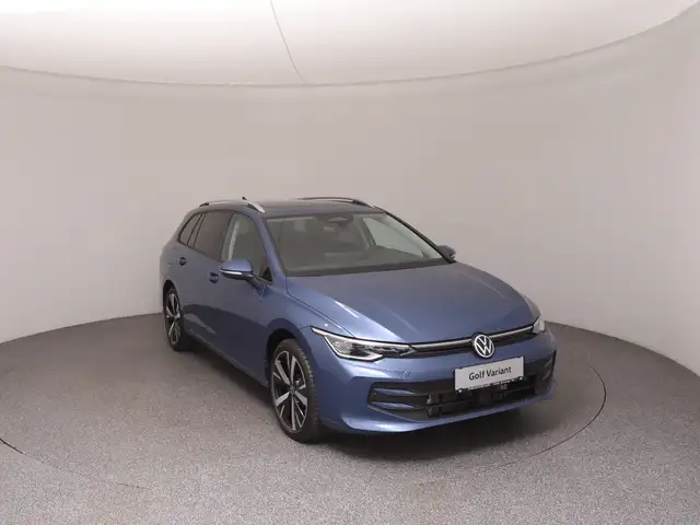 Volkswagen Golf view 2