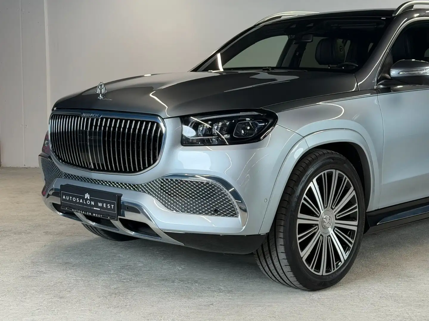 Mercedes-Benz GLS 600 4Matic Maybach Silber - 2