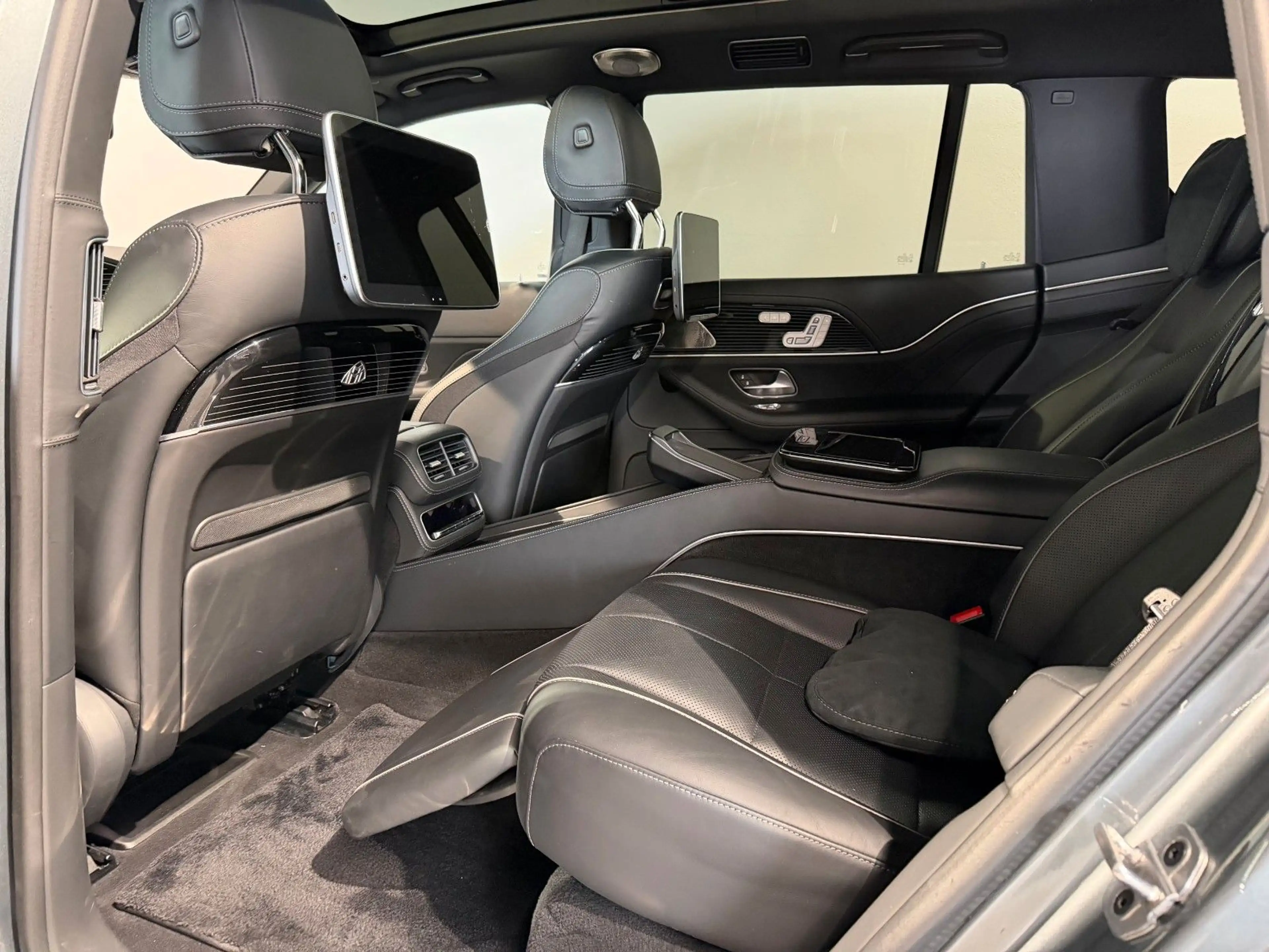 Mercedes-Benz GLS 600 4Matic Maybach — photo 15