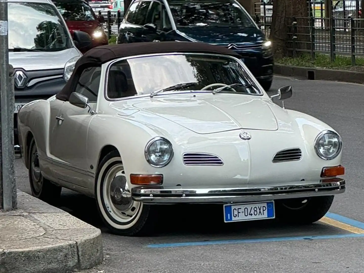 Volkswagen Karmann Ghia Alb - 1