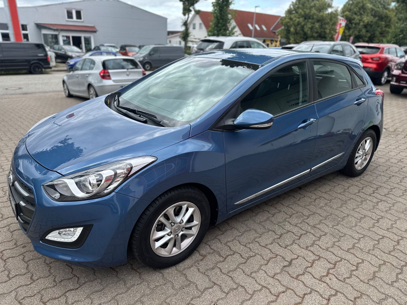 Hyundai i30 1.4 blue Trend/NAVI/KLIMA/PDC/LMF/KAM — photo 2