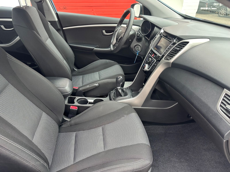 Hyundai i30 1.4 blue Trend/NAVI/KLIMA/PDC/LMF/KAM — photo 14