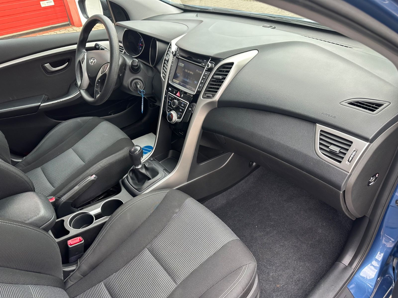 Hyundai i30 1.4 blue Trend/NAVI/KLIMA/PDC/LMF/KAM — photo 13