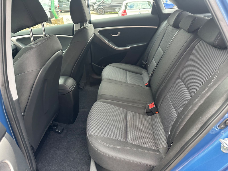 Hyundai i30 1.4 blue Trend/NAVI/KLIMA/PDC/LMF/KAM — photo 11