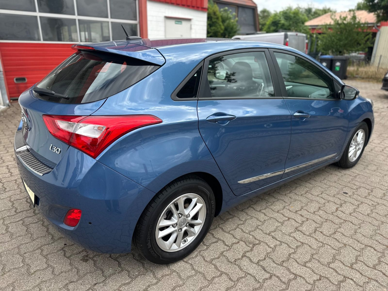Hyundai i30 1.4 blue Trend/NAVI/KLIMA/PDC/LMF/KAM — photo 5