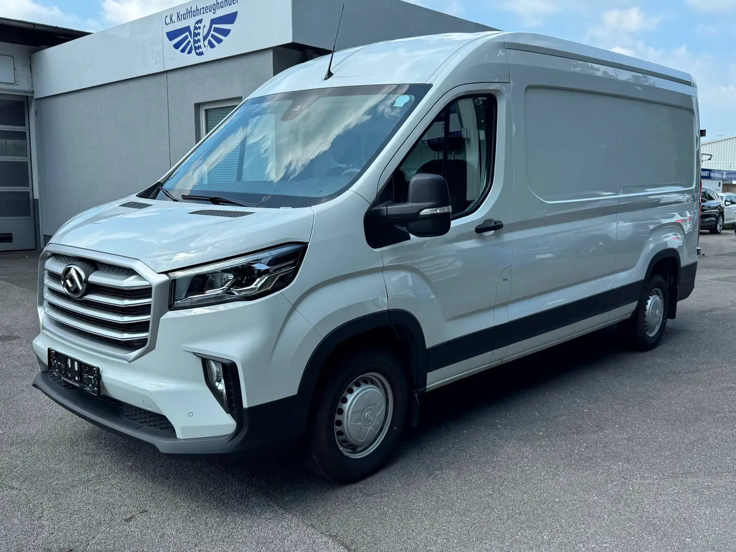 Maxus Deliver 9 L3H2 Blanc - 1