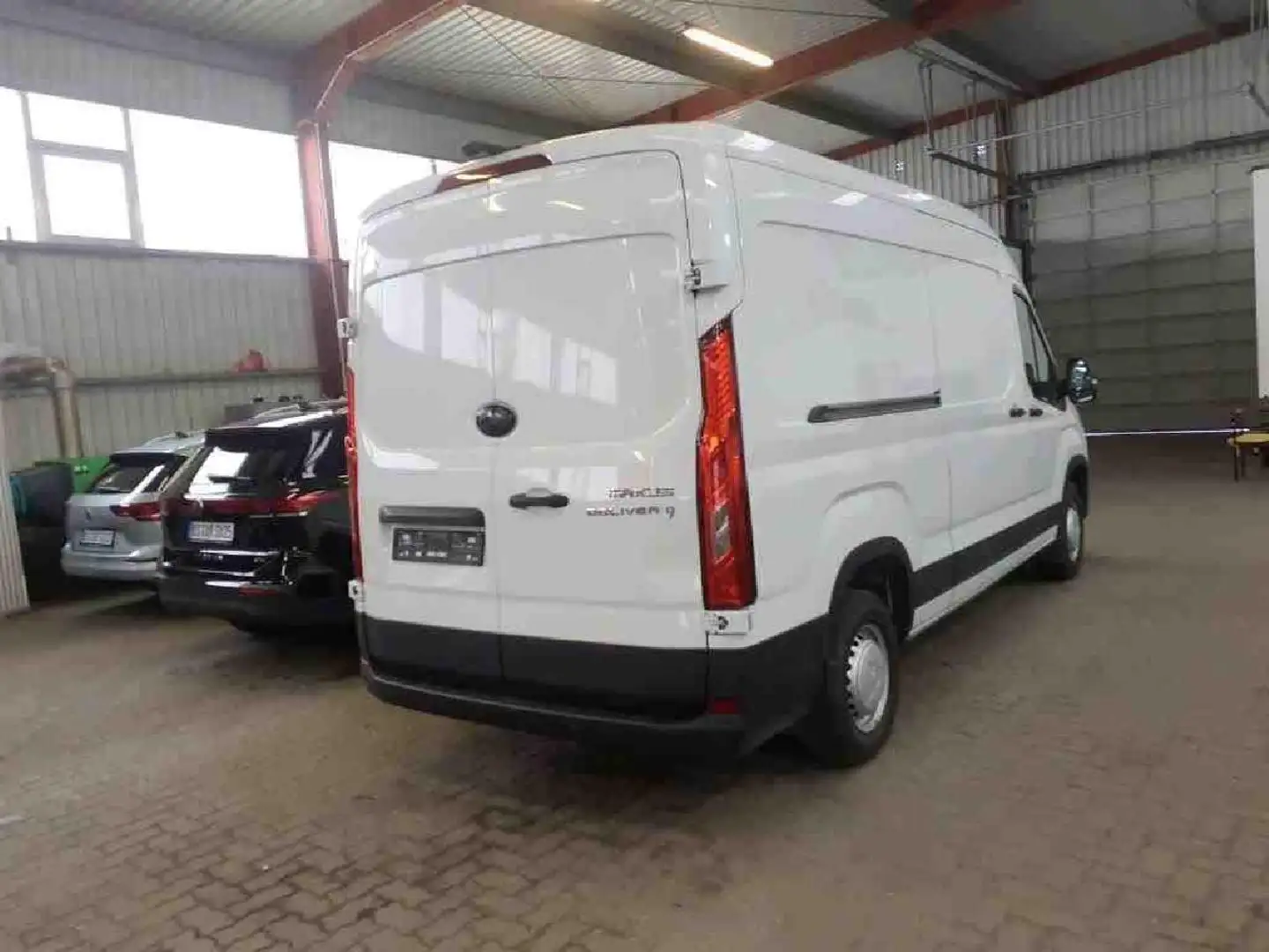 Maxus Deliver 9 L3H2 Blanco - 2