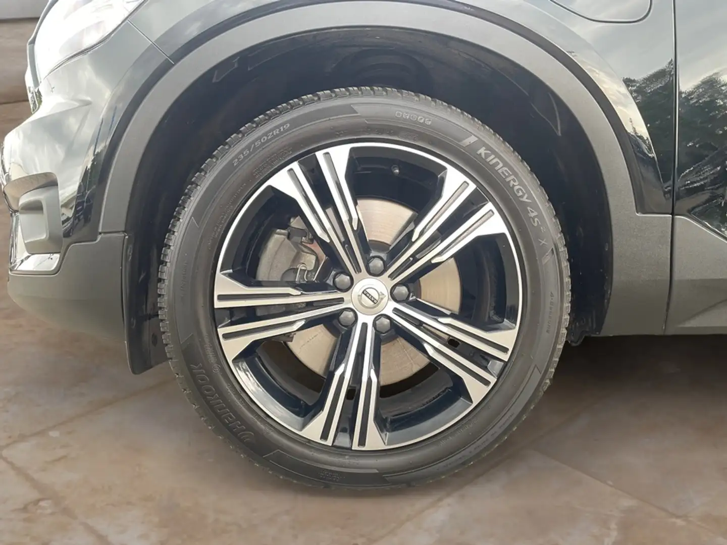 Volvo XC40 T5 Inscription + GARANTIE Schwarz - 2