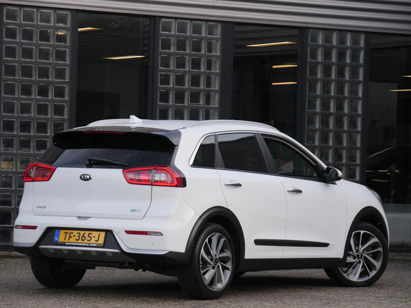 Kia Niro HYBRID EXECUTIVELINE/ LEER/ JBL/ ADAPTIVE CRUISE / Wit - 2