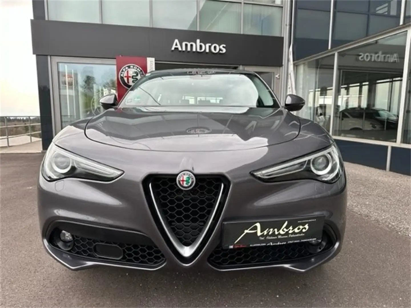 Alfa Romeo Stelvio Super 2,2 ATX AWD Grau - 2