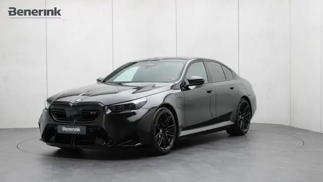 BMW M5 Sedan | Ultimate Package | M Drivers Package | Bow