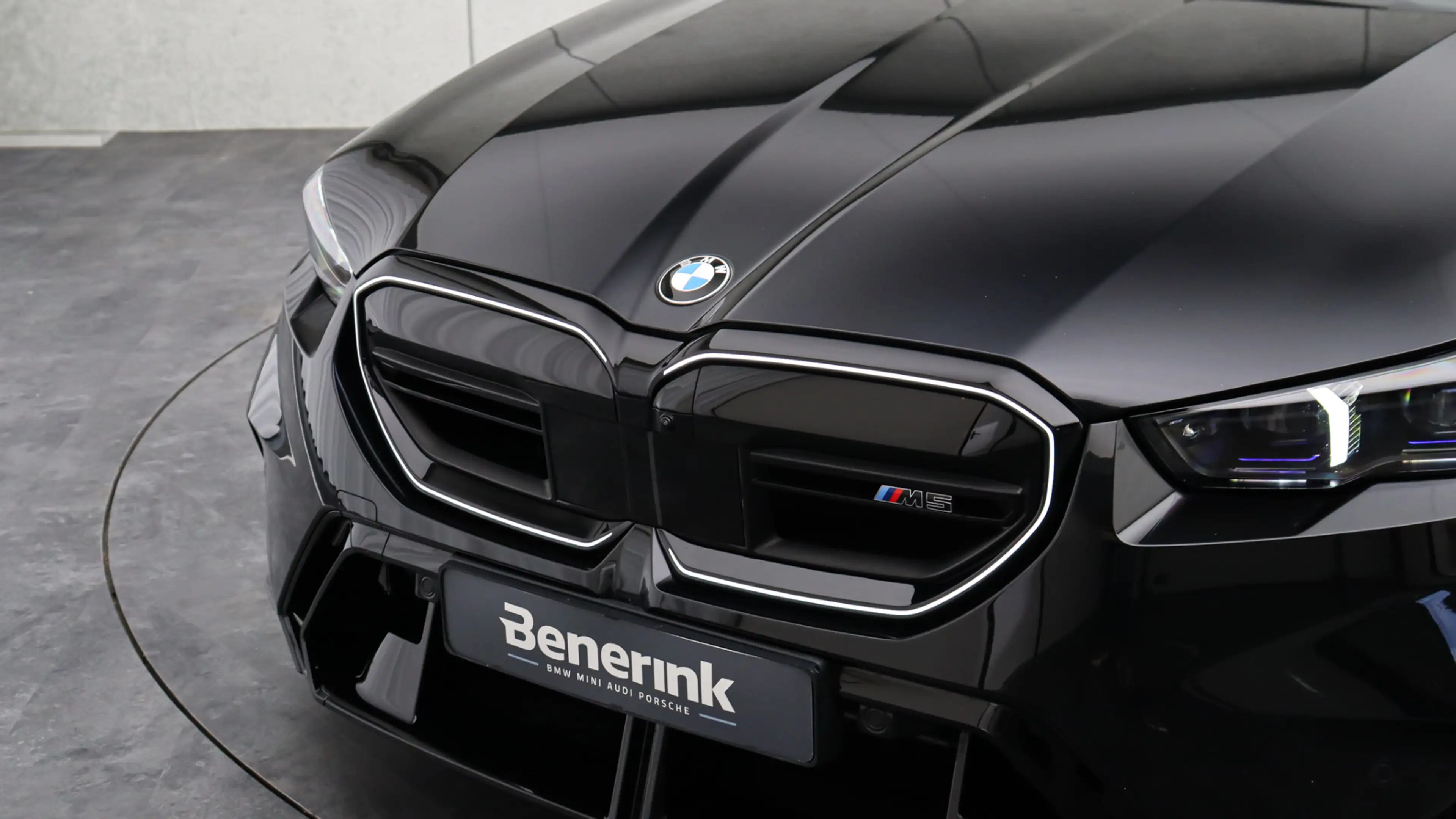 BMW M5 Sedan | Ultimate Package | M Drivers Package | Bow — photo 20