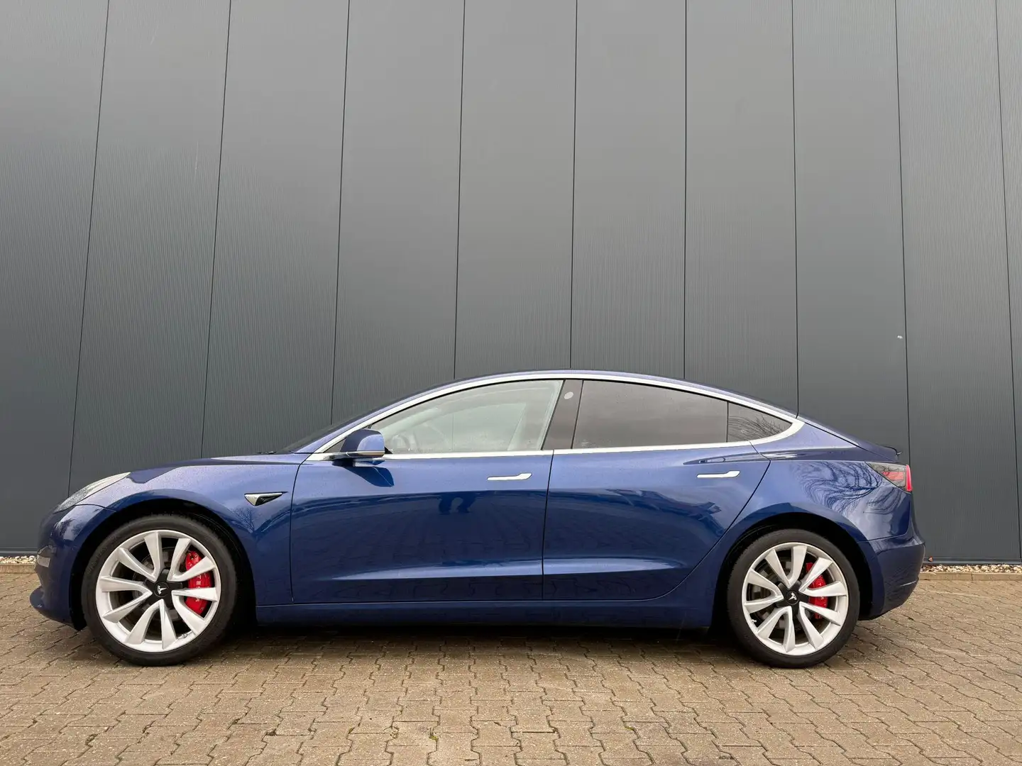 Tesla Model 3 Standard RWD Plus 60 kWh trekhaak / pano / 19 inch Blauw - 2