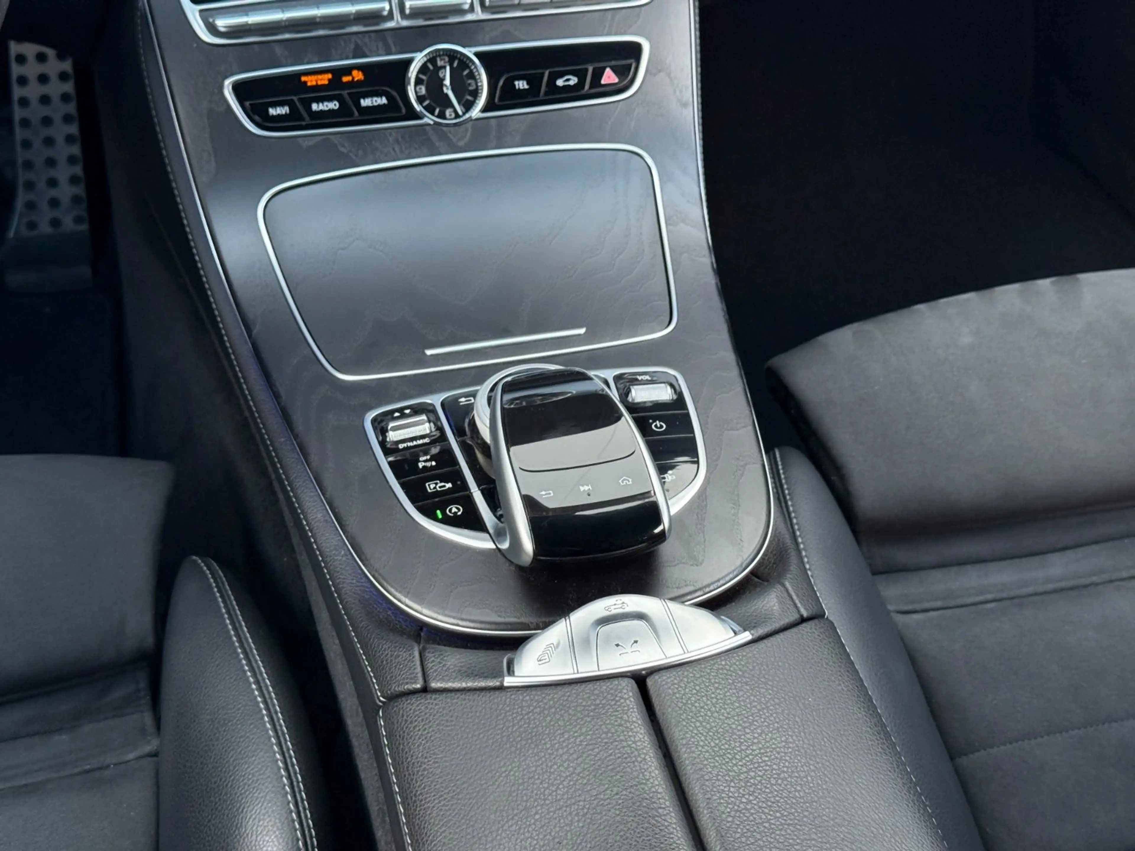 Mercedes-Benz E 350 d 4Matic Cabrio AMG-LINE BURMEISTER LED — photo 13