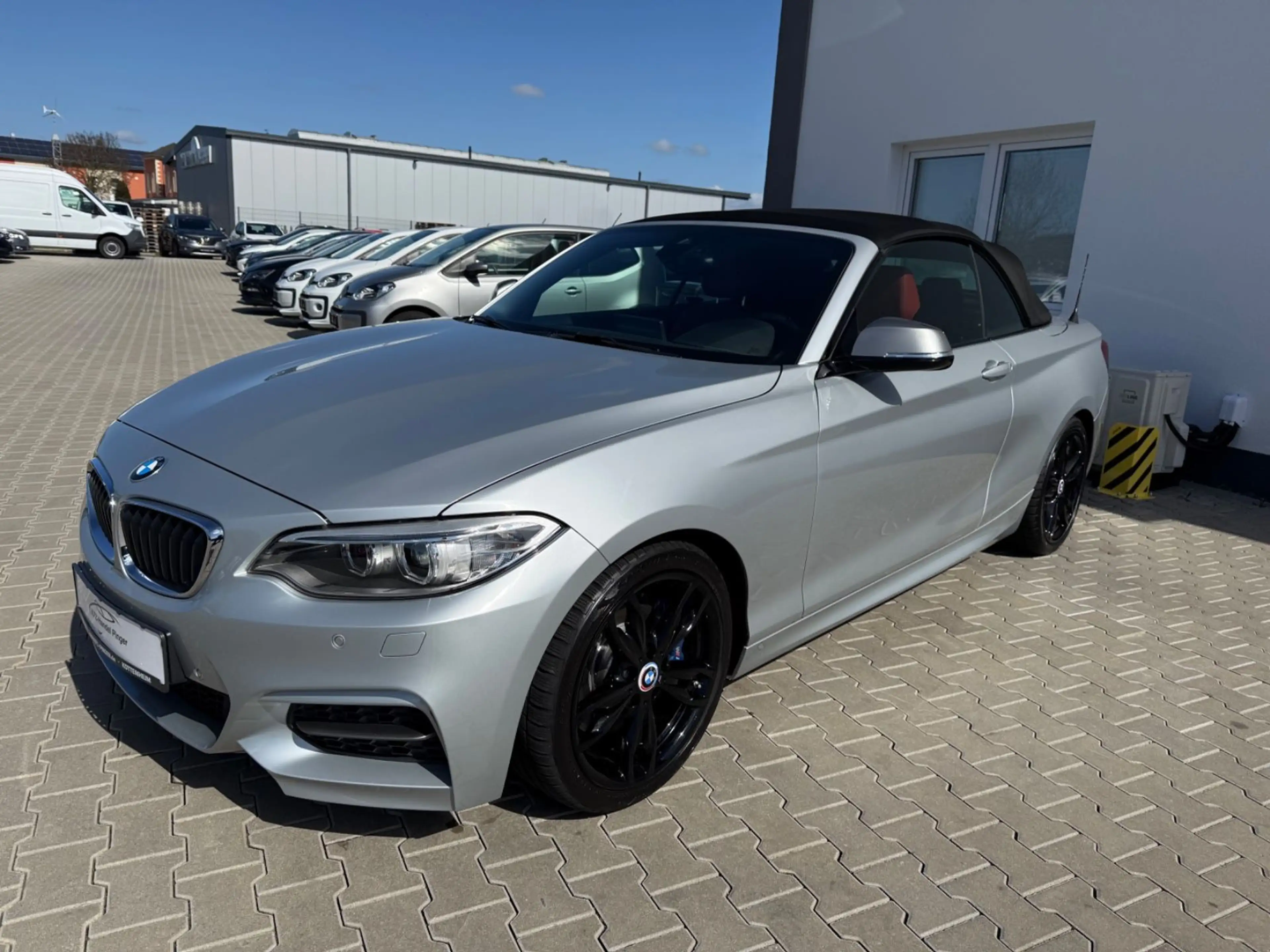BMW 235 Cabrio — photo 2