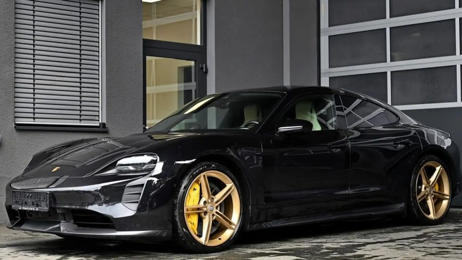 Porsche Taycan Turbo S Negro - 2