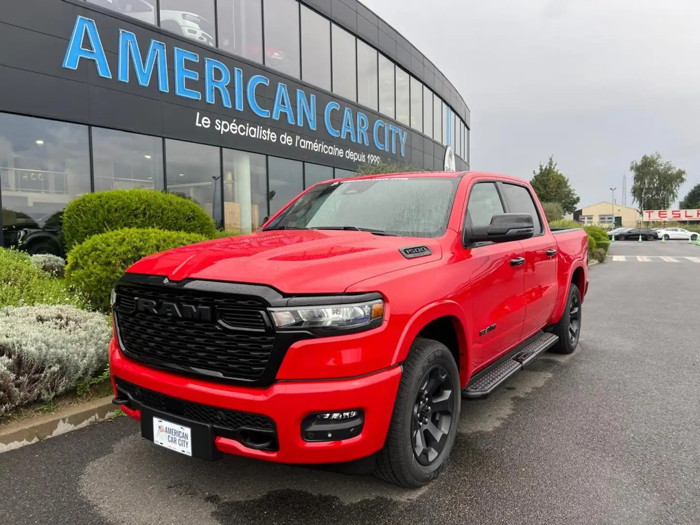 Dodge RAM 1500 CREW CAB BIGHORN NIGHT EDITION 2025 Rouge - 1