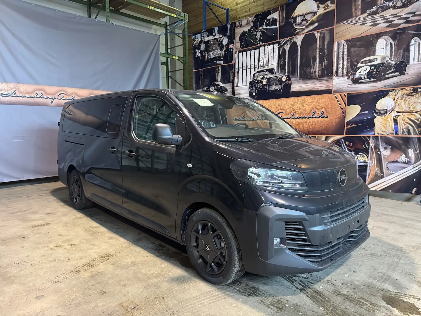 Opel Vivaro XL Extra long 9-Sitzer Klimaautom. AHK Schwarz - 2