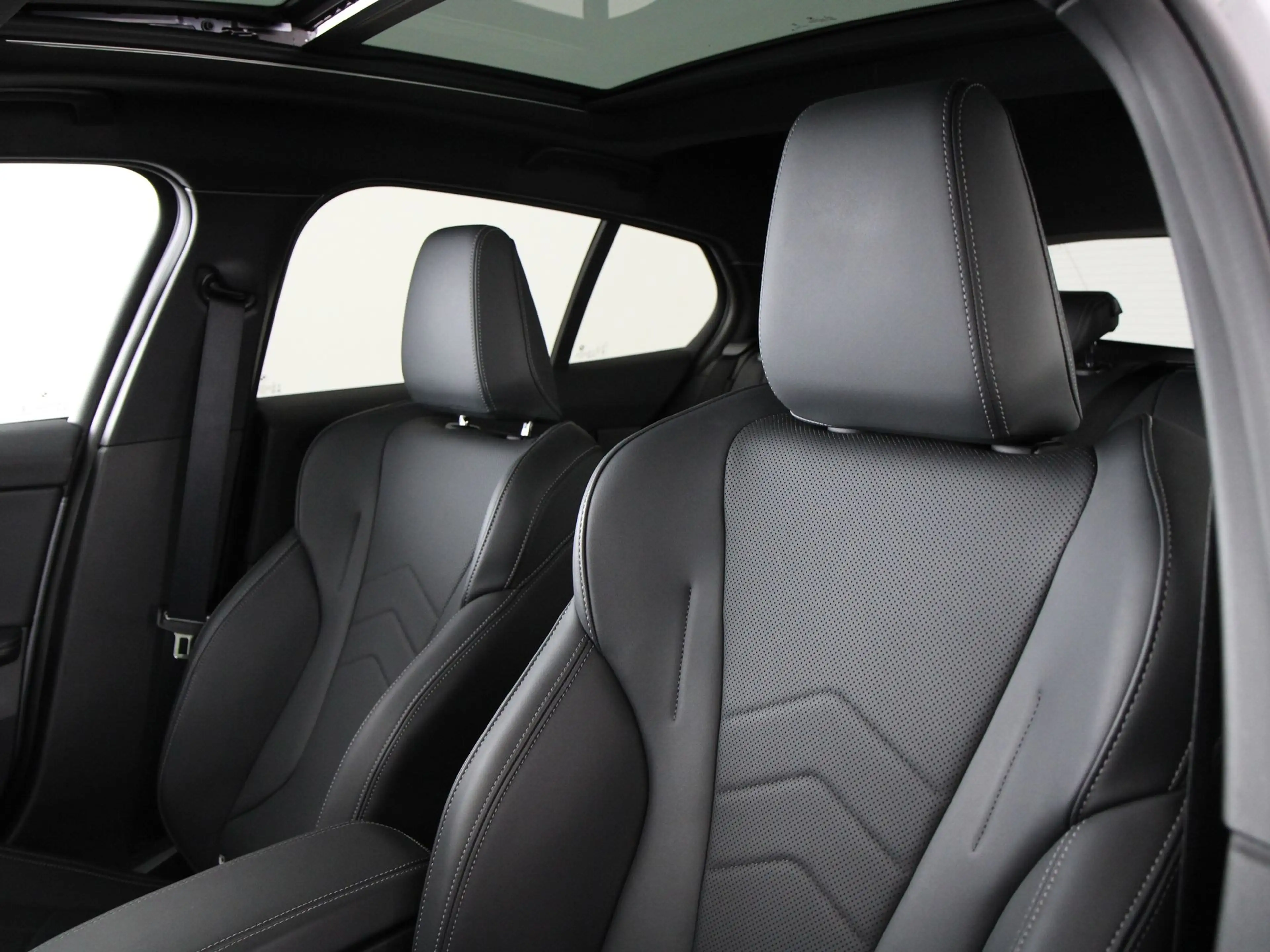BMW 120 1 Serie M-Sport | Trekhaak | Panoramadak — photo 4