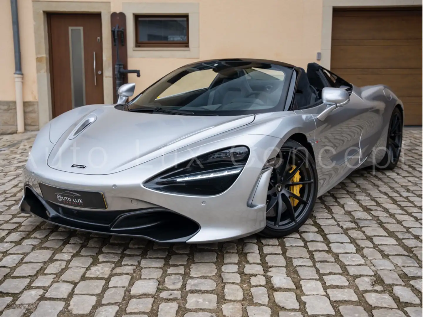 McLaren 720S Spider/Performance Plus/Bowers & Wilkins/360/Lift Stříbrná - 1