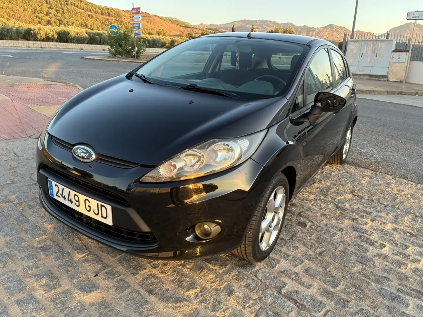 Ford Fiesta 1.6TDCI +Kedummies Negro - 1