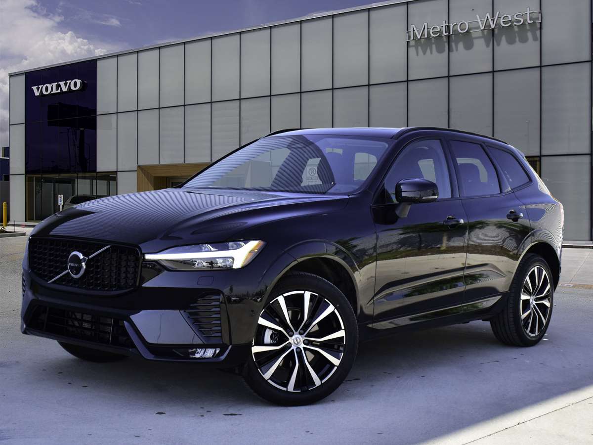 2025 Volvo XC60 B5 AWD Plus Dark Theme