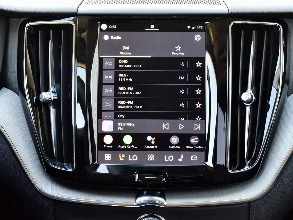 2025 Volvo XC60 B5 AWD Plus Dark Theme thumb 23