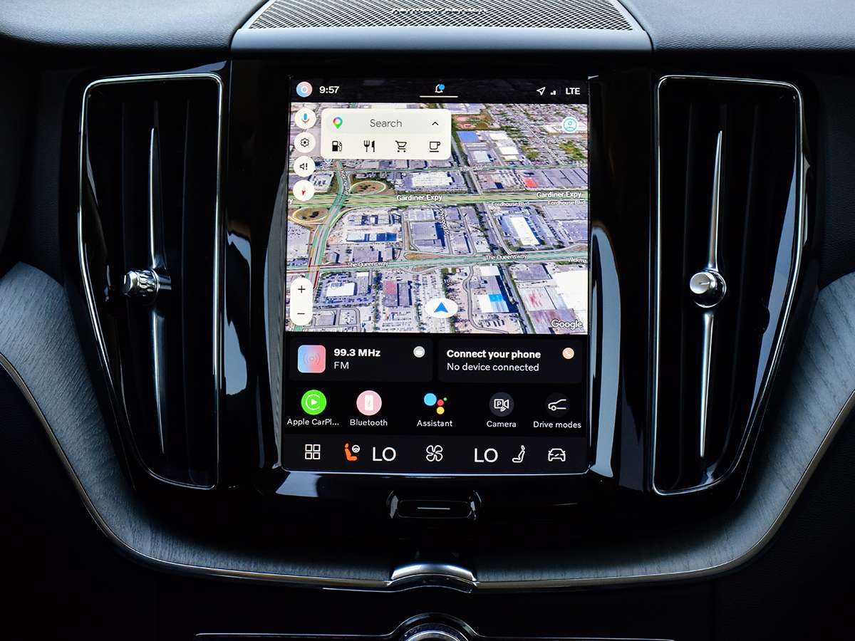 2025 Volvo XC60 B5 AWD Plus Dark Theme thumb 22