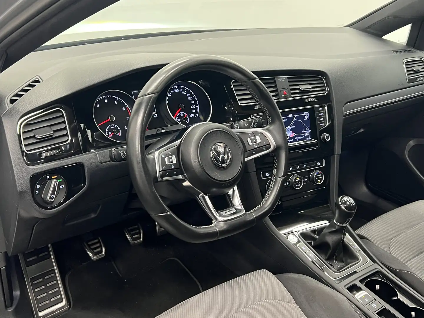 Volkswagen Golf 1.4 TSI Highline | NAVIGATIE | SCHUIF-/KANTELDAK | Grau - 2