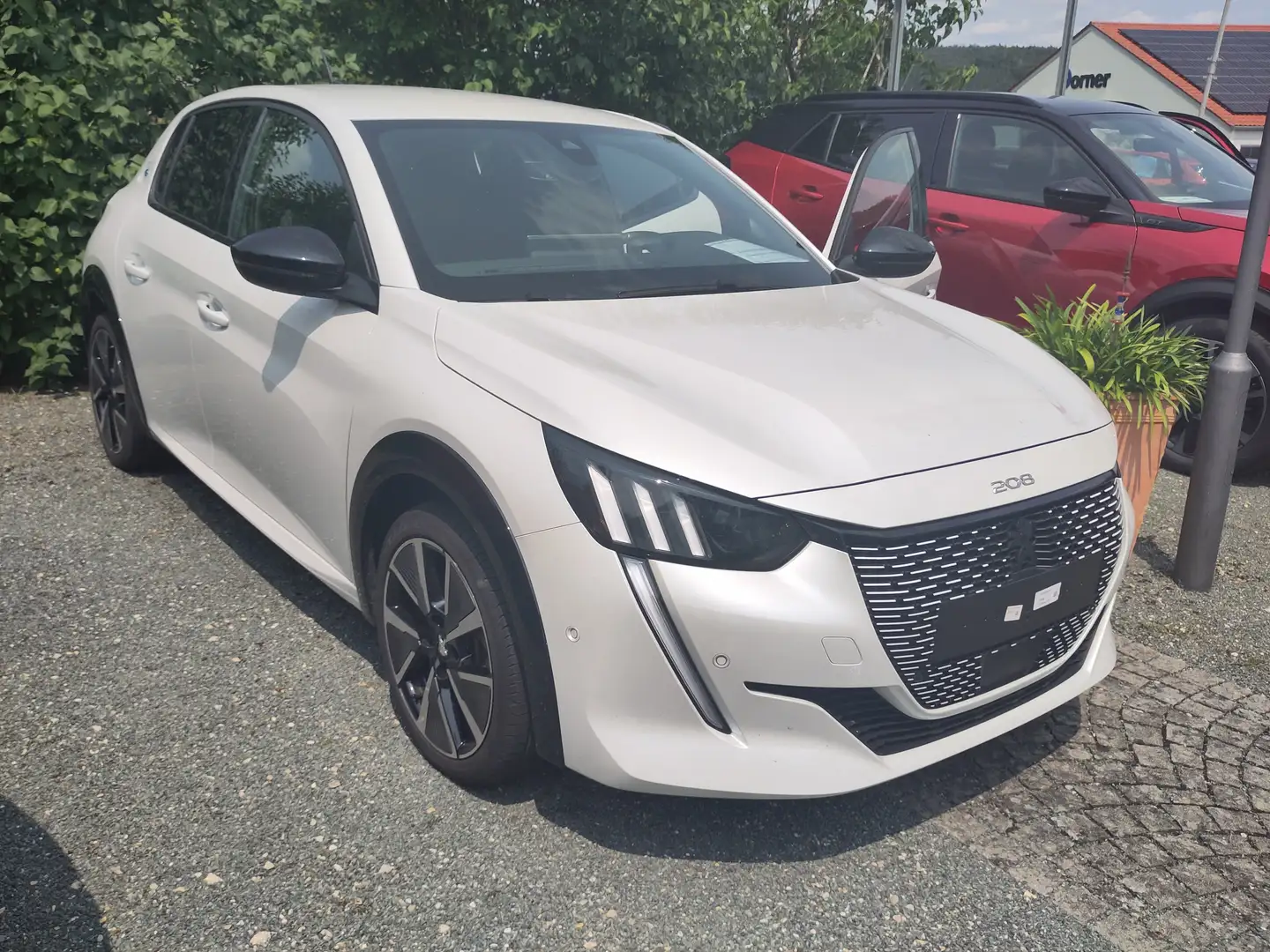 Peugeot 208 e- GT Pack Weiß - 1