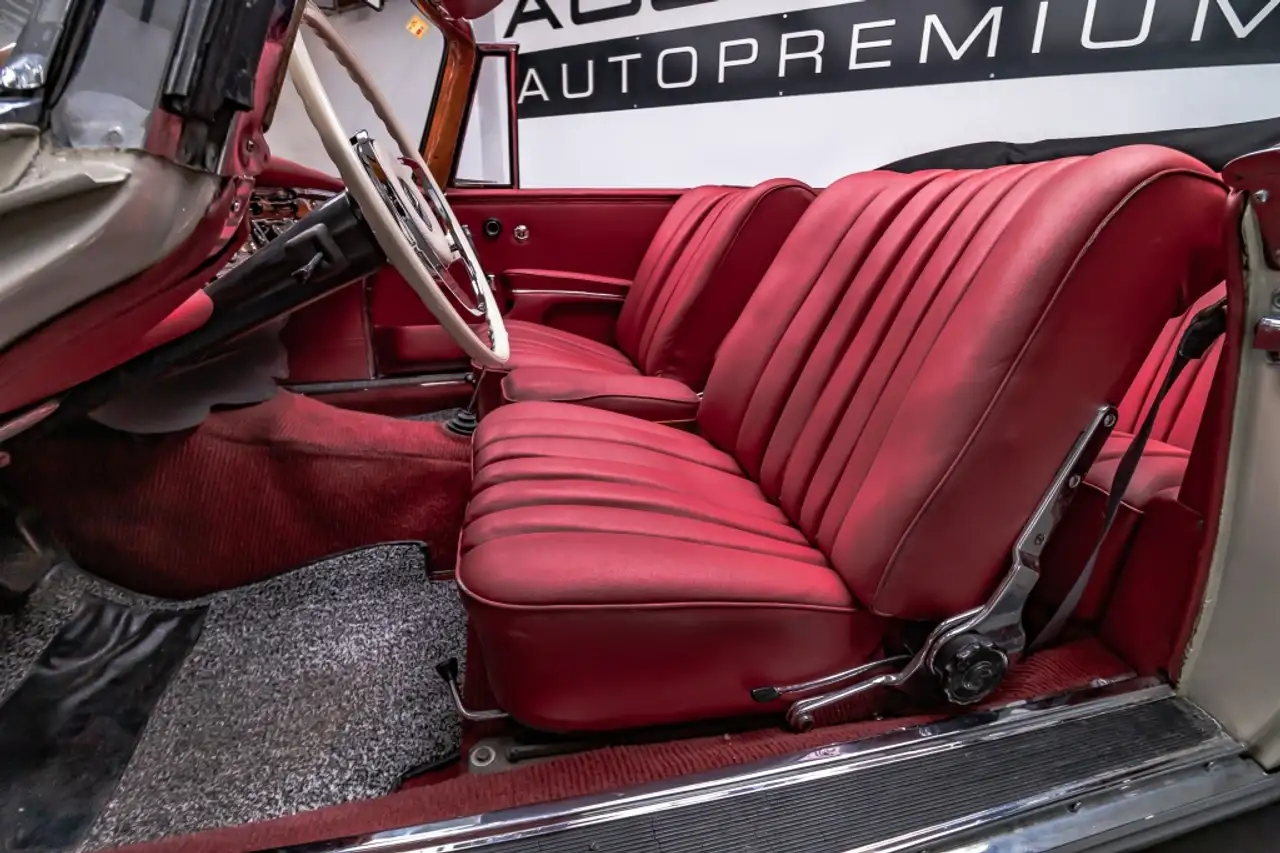 Mercedes-Benz 220 SE, foto 6