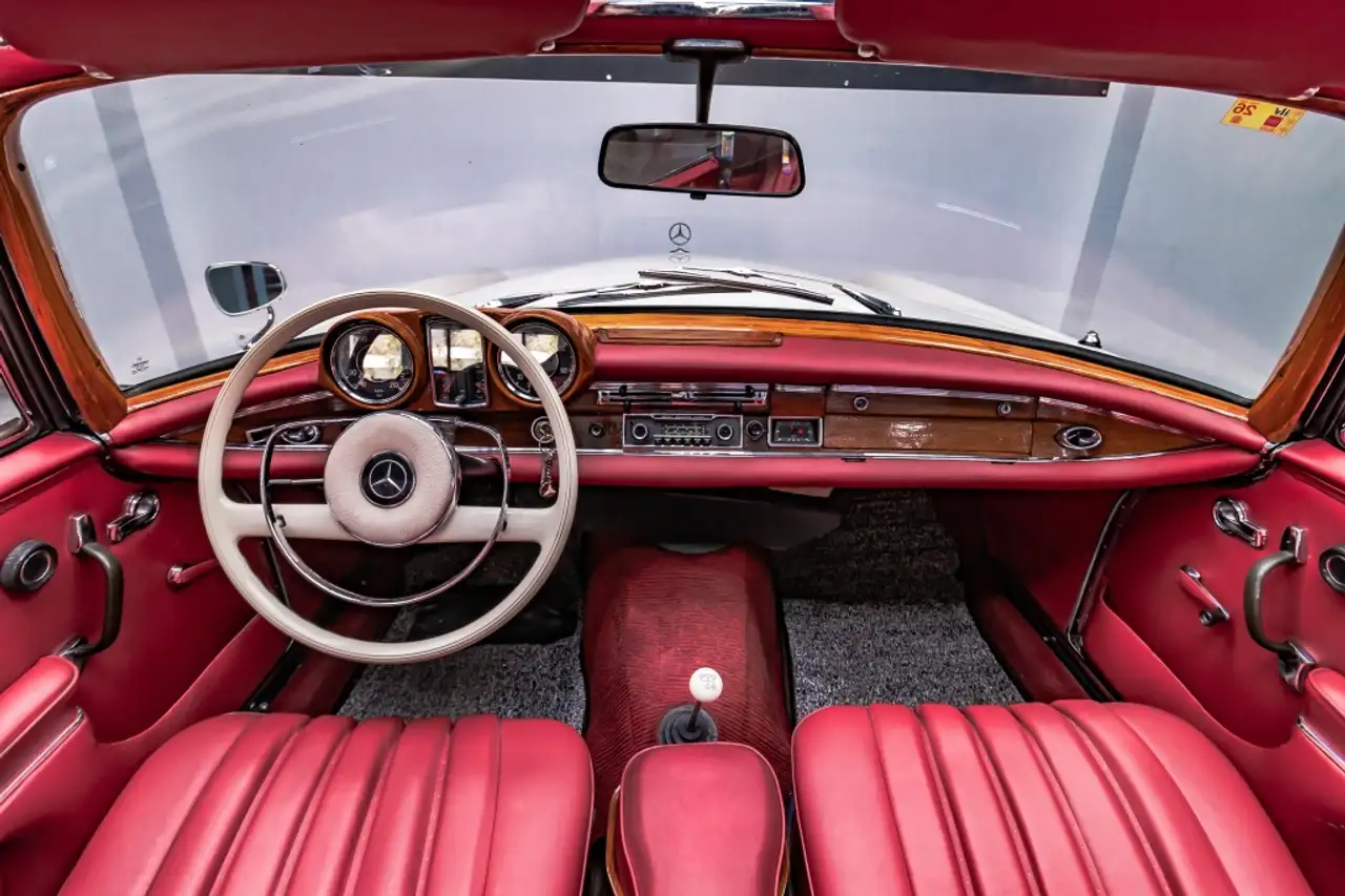Mercedes-Benz 220 SE, foto 4