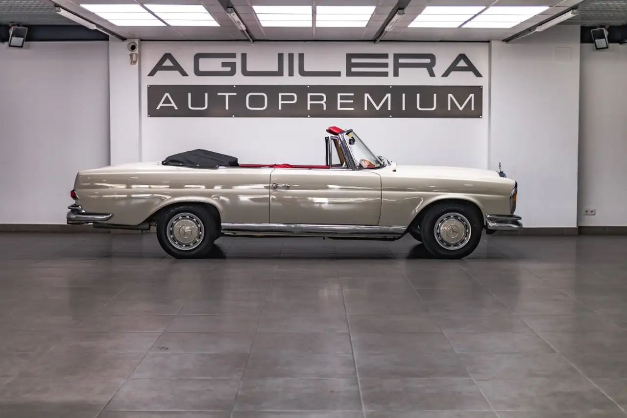 Mercedes-Benz 220 SE, foto 2