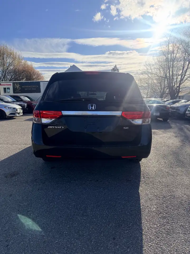 Honda Odyssey снимка Honda Odyssey