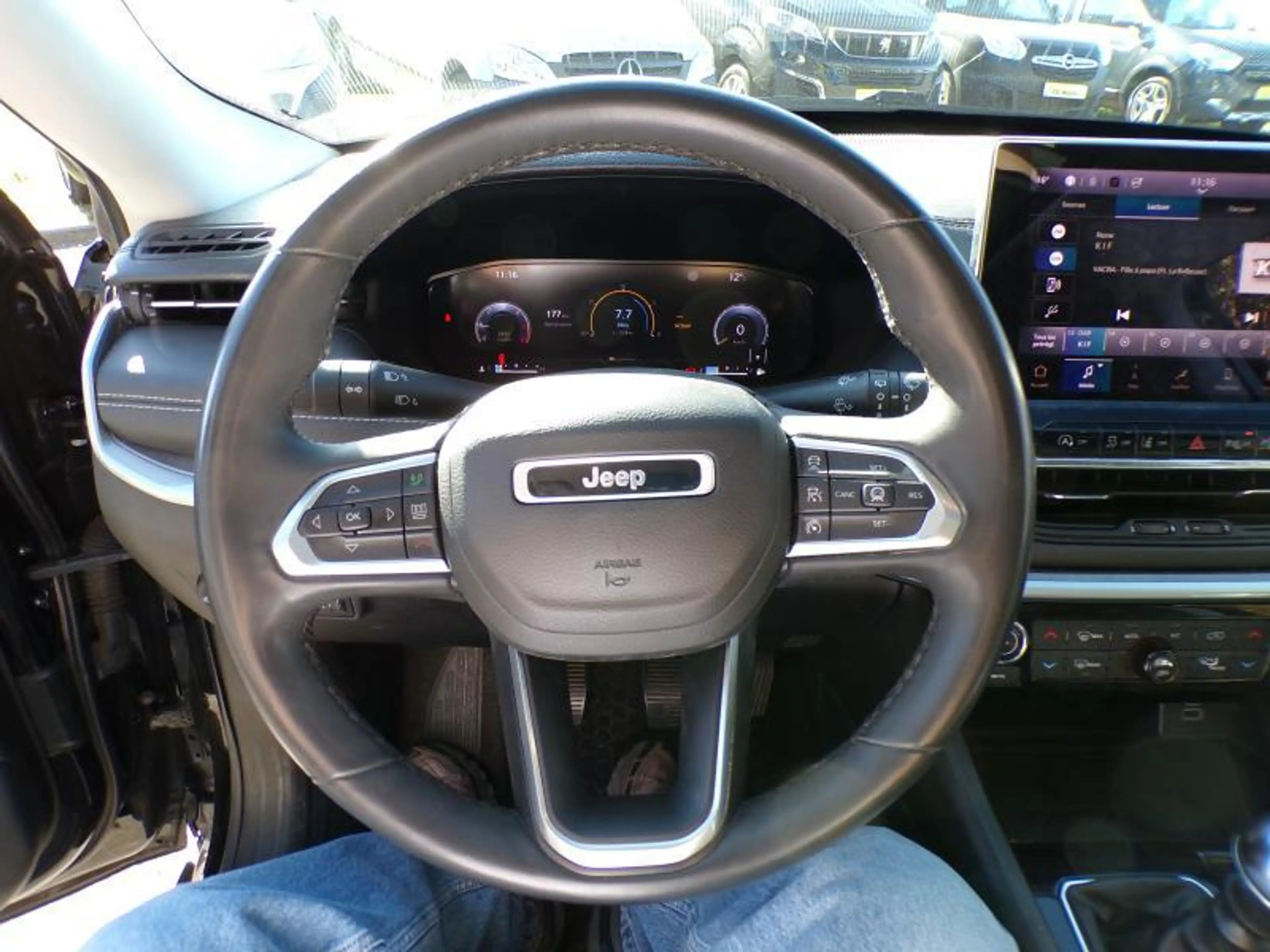 Jeep Compass 1.6D 131cv Noir 05/22 93388km Clim GPS Bluetooth — photo 10
