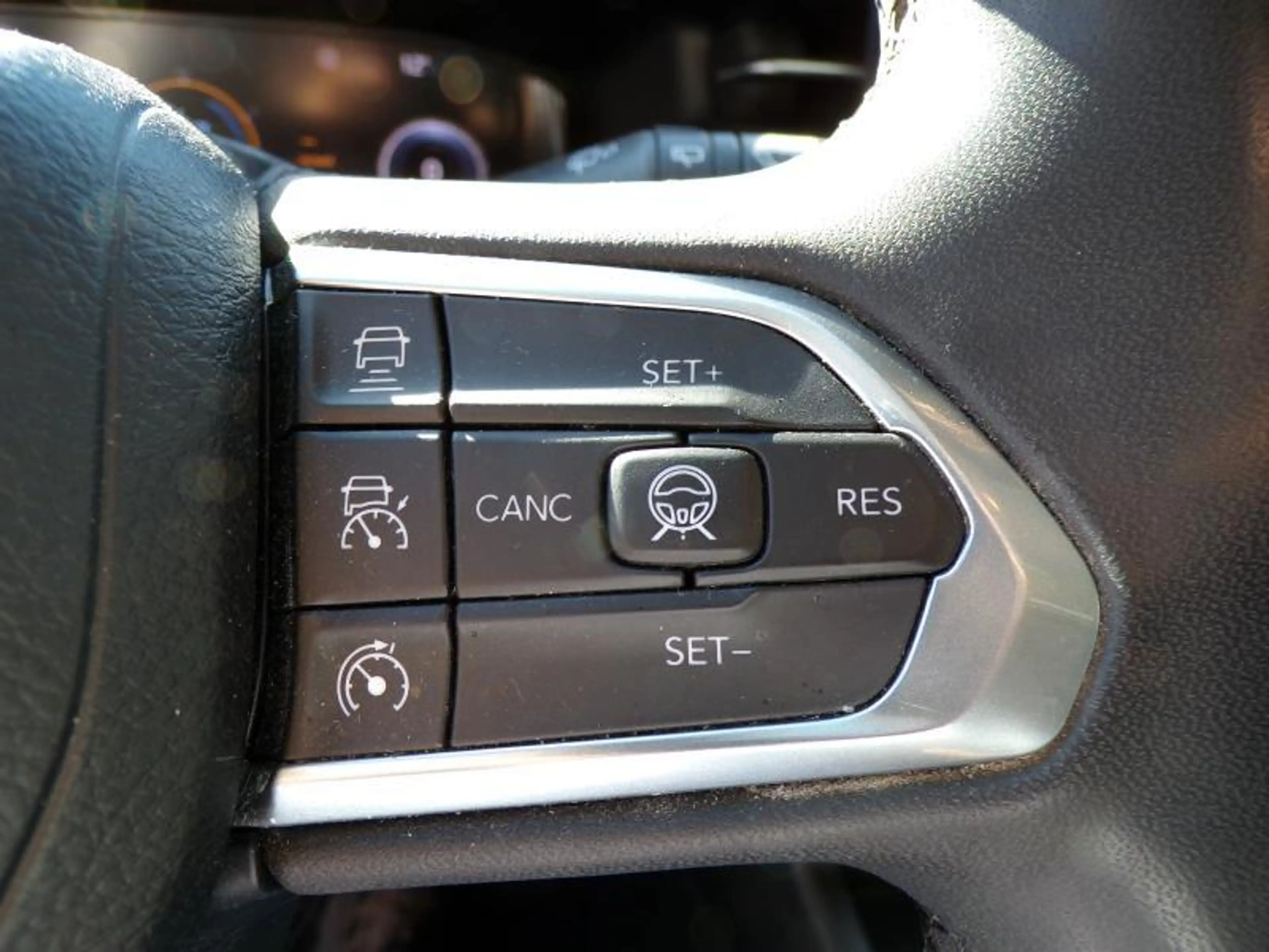 Jeep Compass 1.6D 131cv Noir 05/22 93388km Clim GPS Bluetooth — photo 13