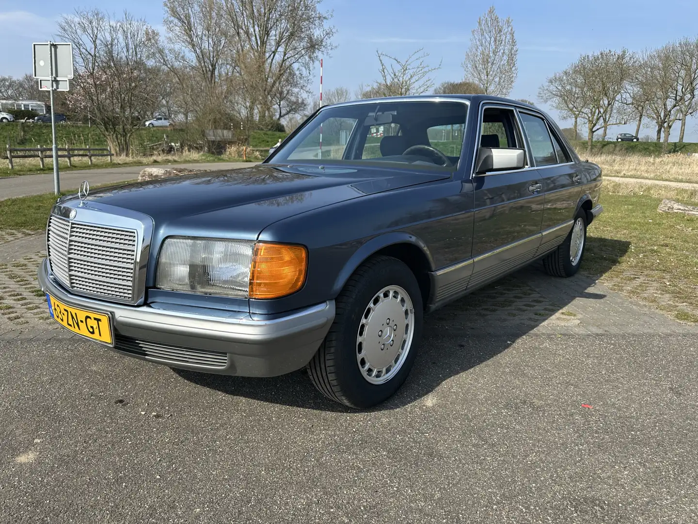 Mercedes-Benz S 280 SE Bleu - 2