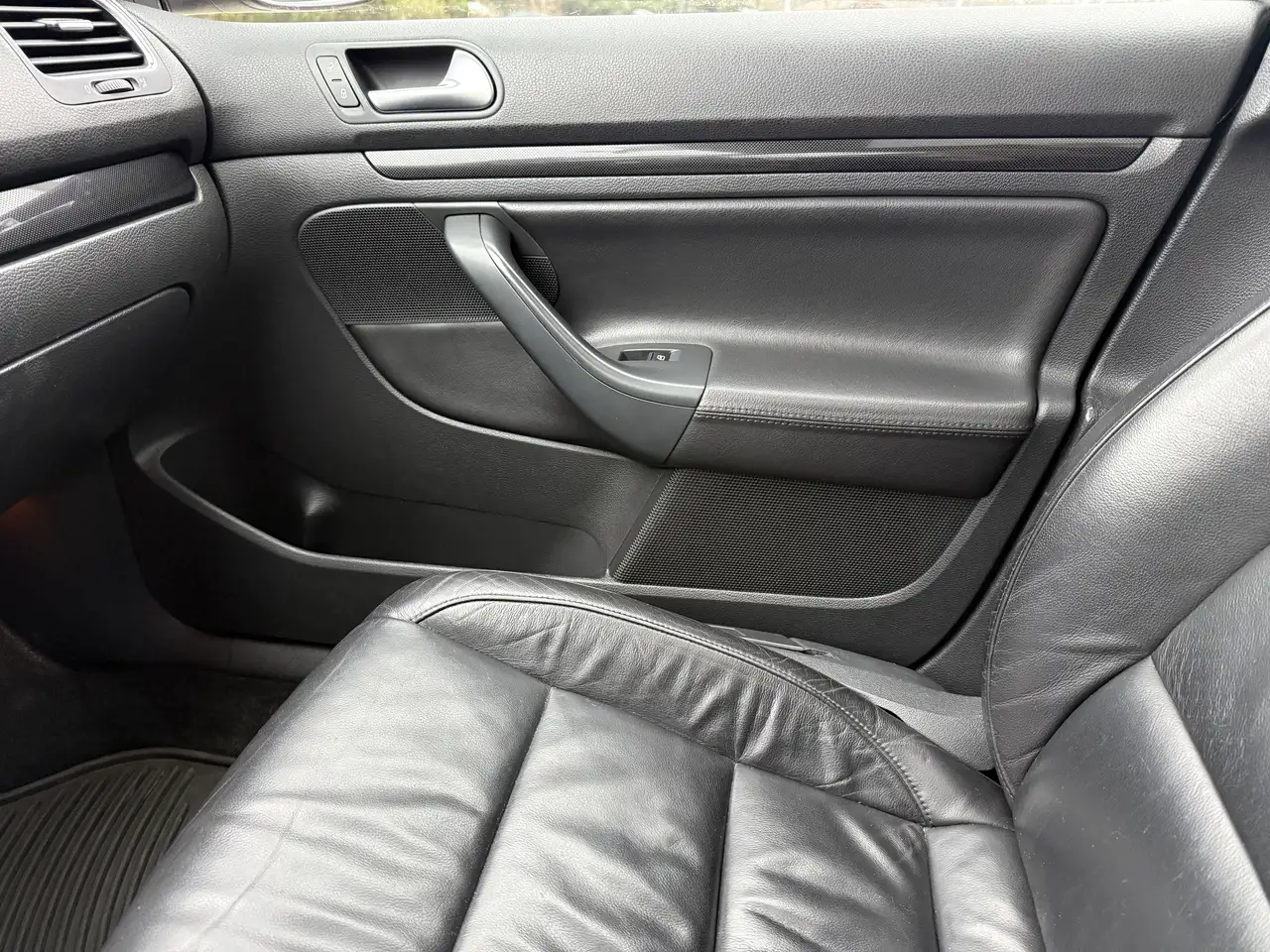 Volkswagen Jetta photo Volkswagen Jetta