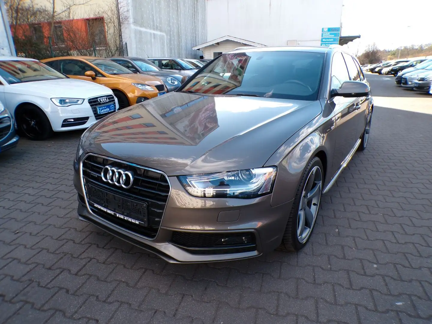 Audi A4 1.8 TFSI quattro S line Avant Grau - 1