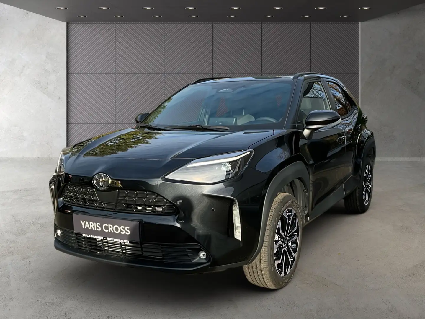 Toyota Yaris Cross 1.5 VVT-i Hybrid Active Drive Aut. Schwarz - 2