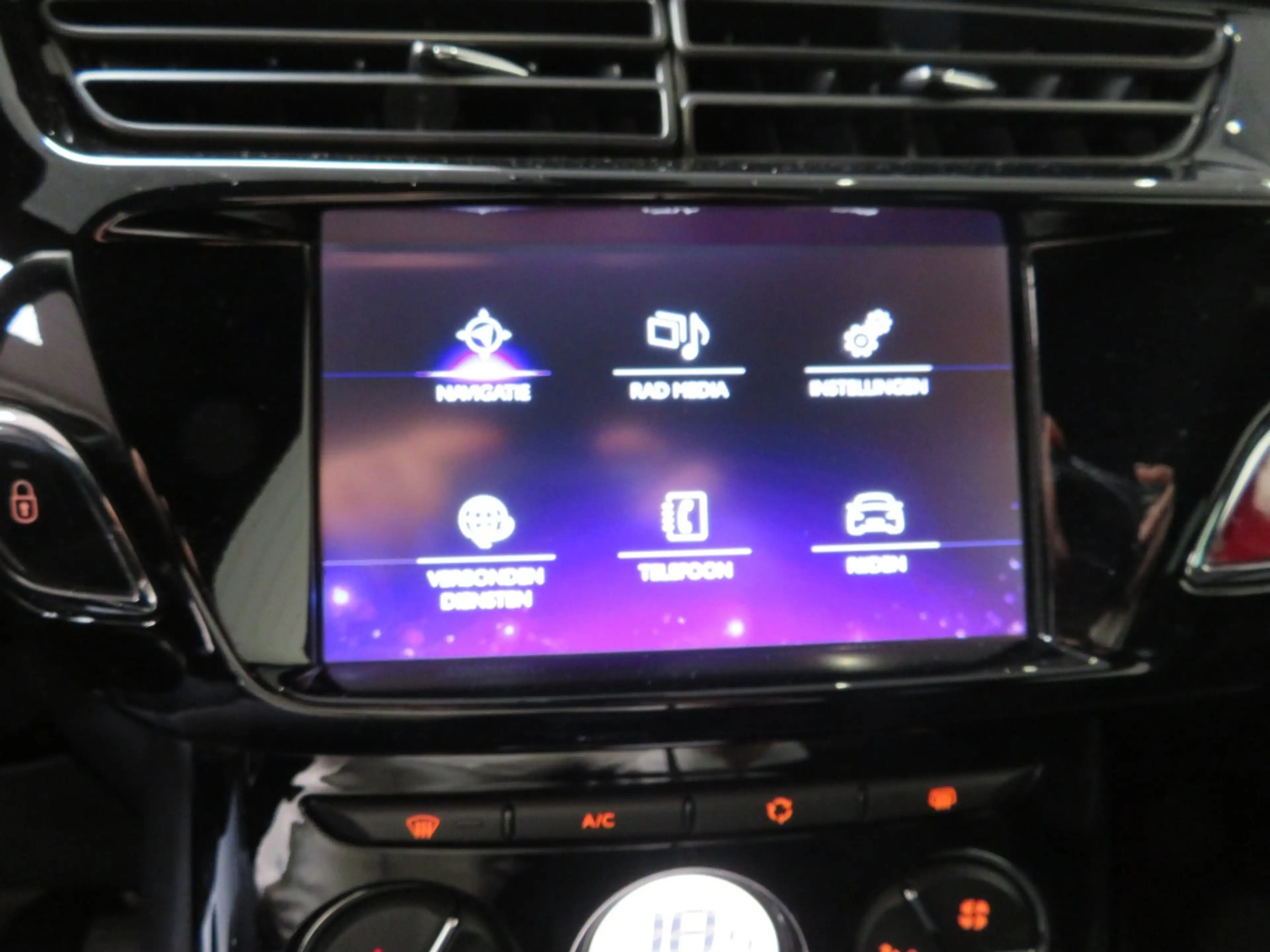 DS Automobiles DS 3 1.2 PureTech Chic — photo 10
