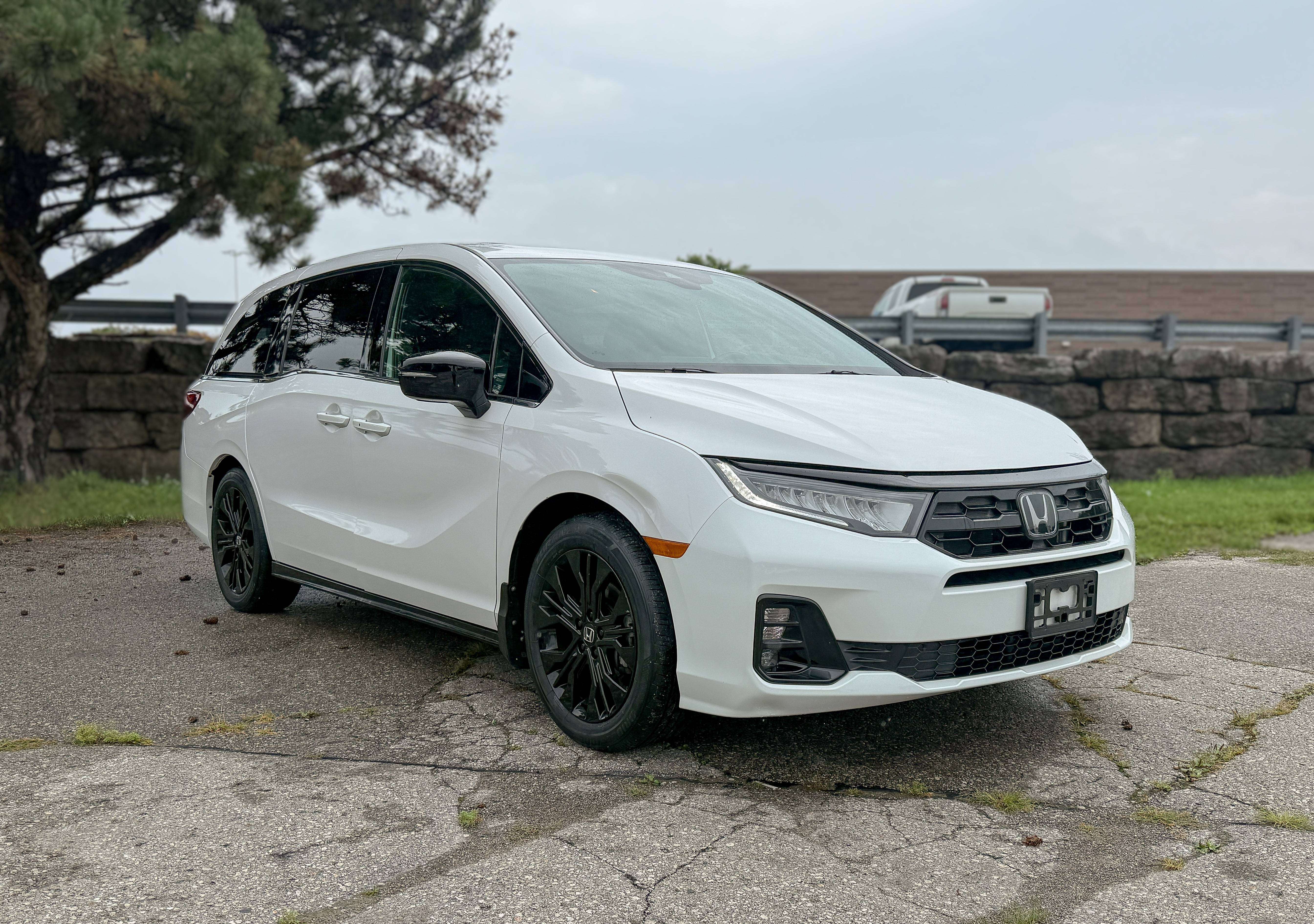 2025 Honda Odyssey Black Edition | NAVIGATION | SUNROOF | BLIND SPOT — снимка 1
