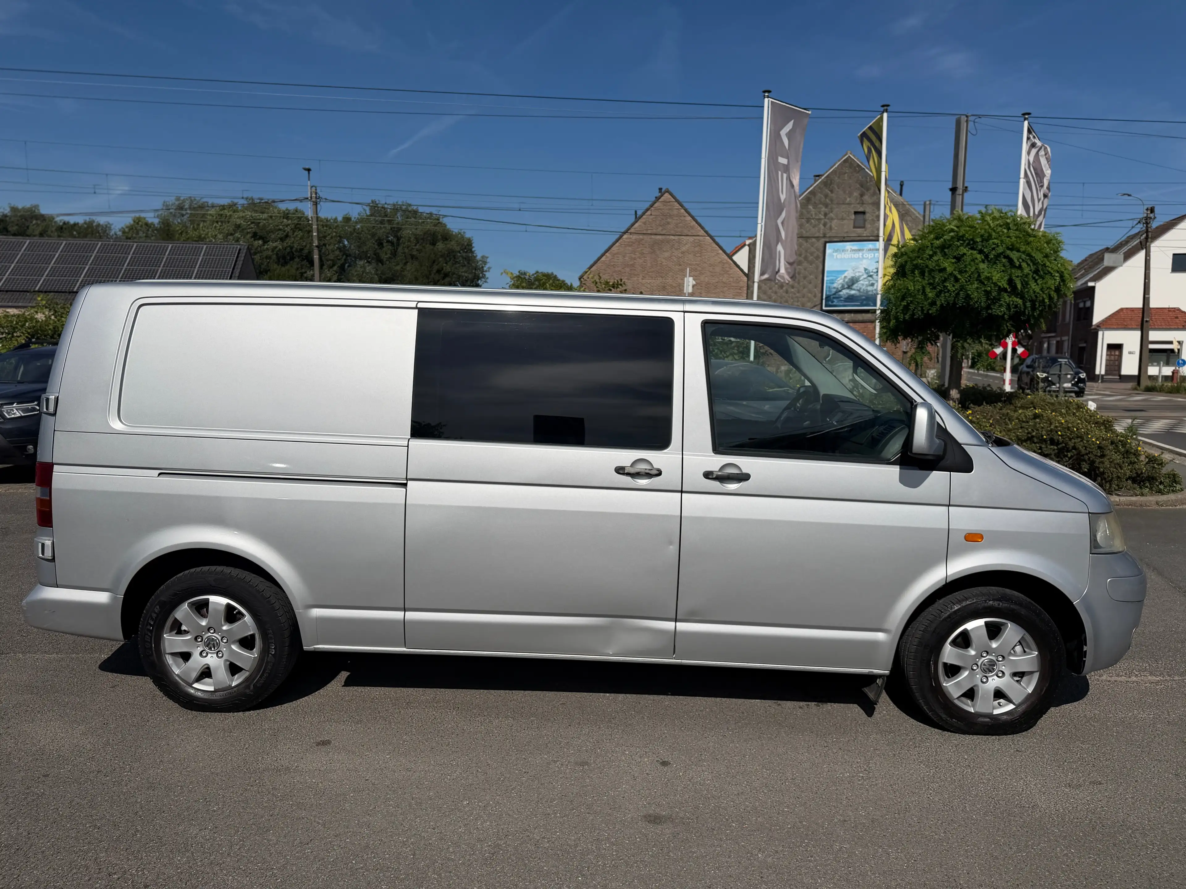 Volkswagen Transporter 2.5 TDi — photo 6