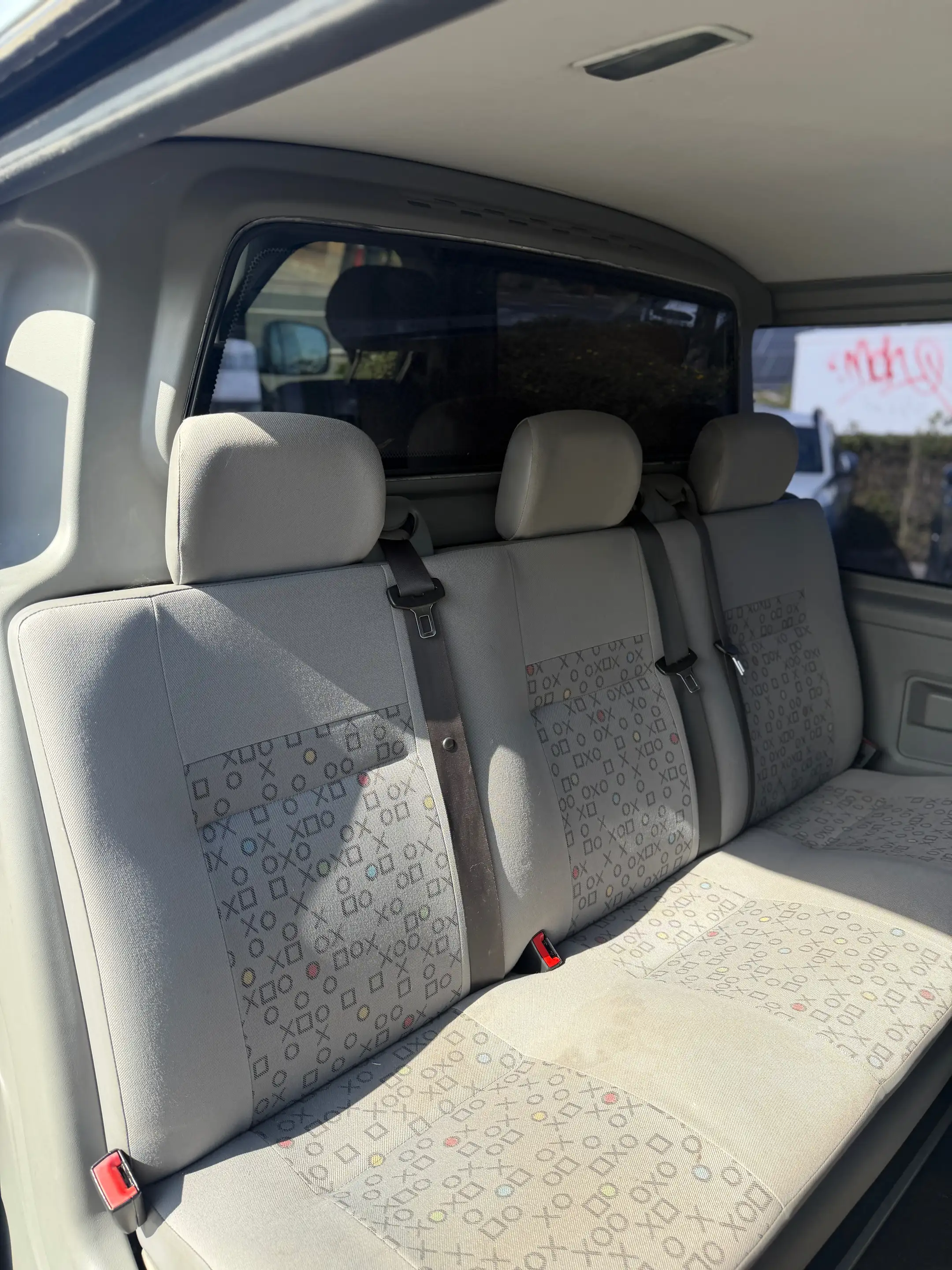 Volkswagen Transporter 2.5 TDi — photo 9